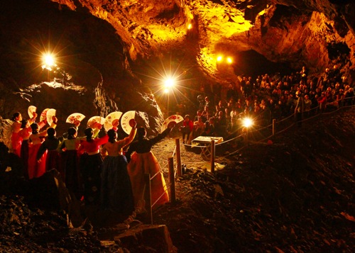 지난 연말 가학광산에서 열렸던 동굴음악회 (사진제공= 광명시청)